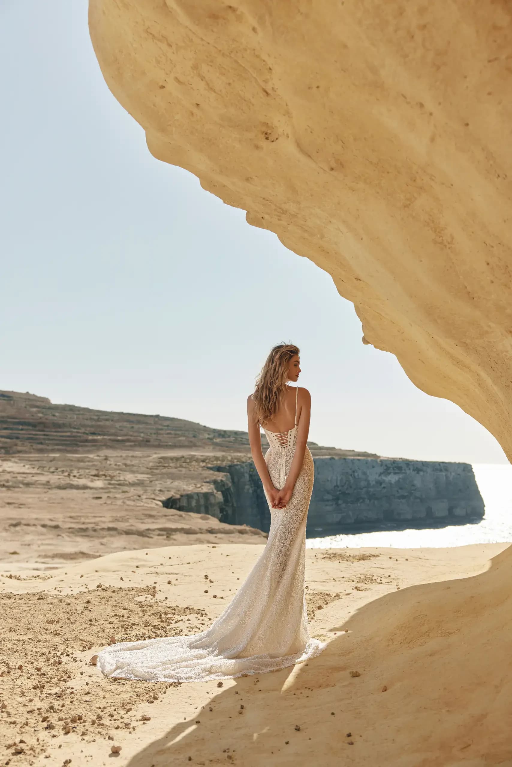 Dee – Eva Lendel