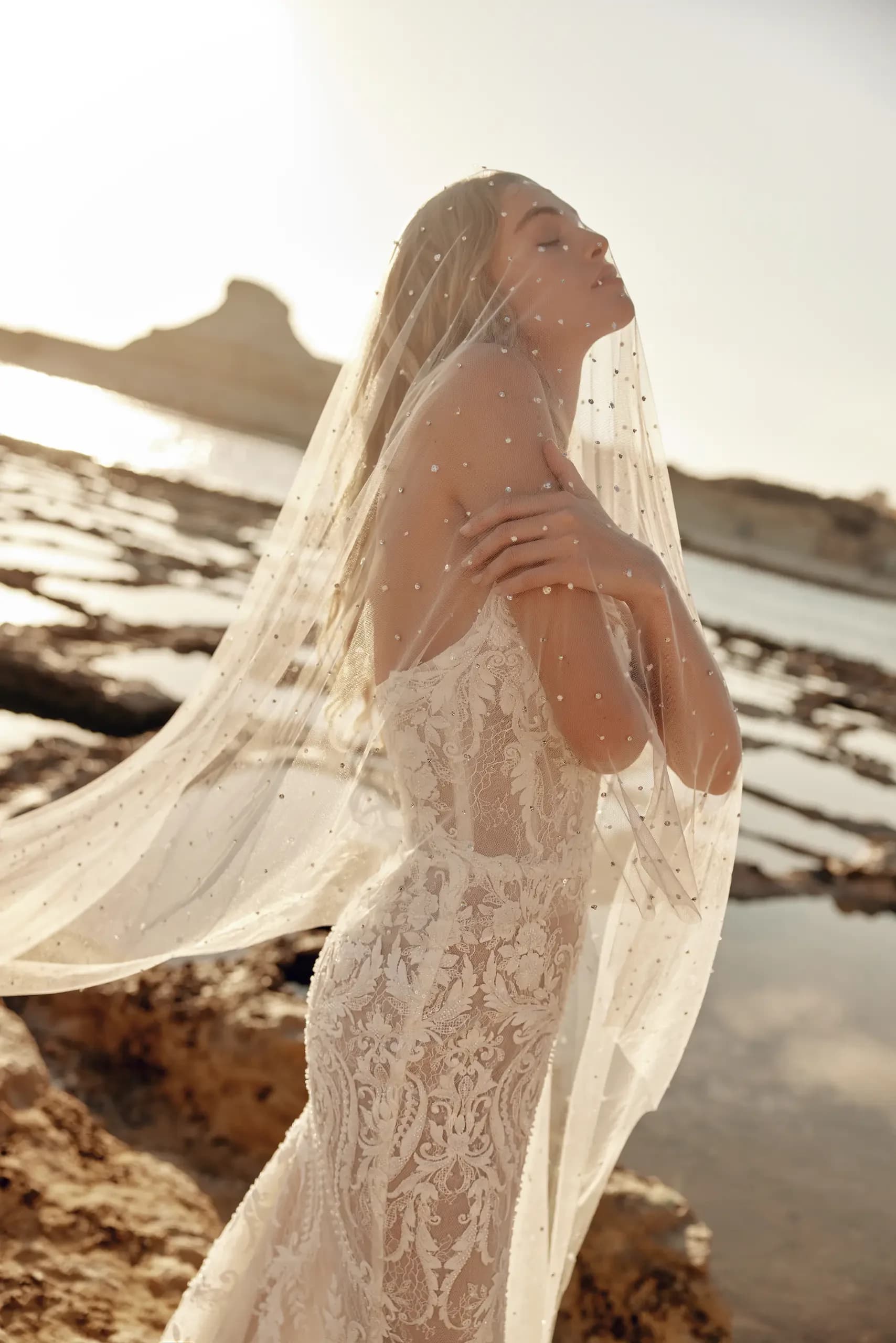 Moonlit – Eva Lendel