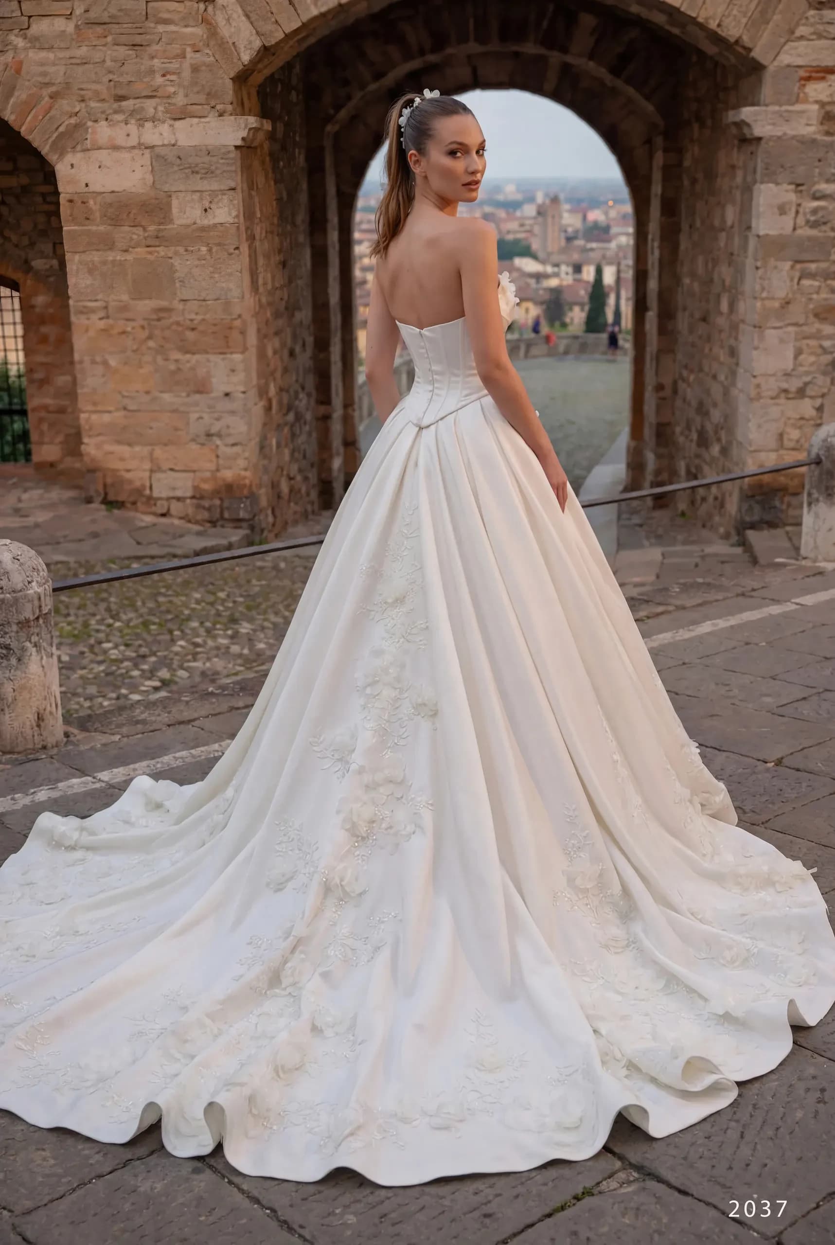 Madamburcu 2037 – Sposa In Collection 2027